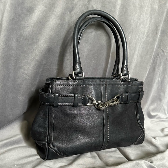 Coach Small Shoulder Bag • Black Leather • Y2K Vintage Style Purse - Picture 1 of 15